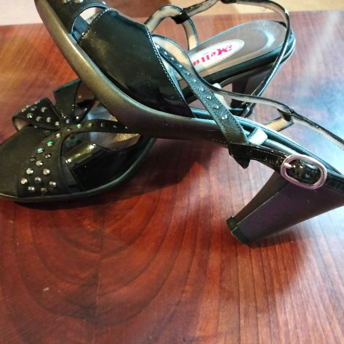 Sanda elegantă de damă marca Melluso