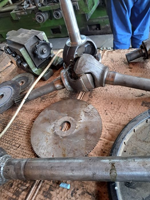 Planetare excavatoare,tractoare cu omocinetice DE FATA