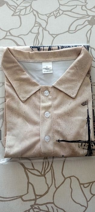 Продам мужскую футболку с принтом фрегата.