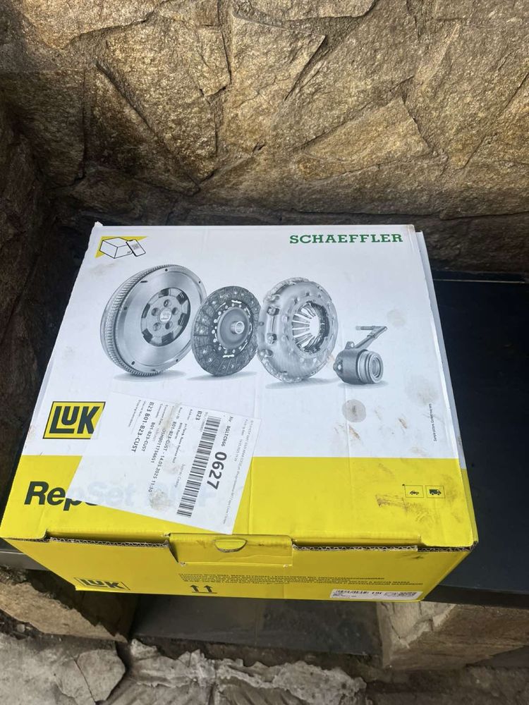 Kомплект съединител LuK RepSet DMF Golf 6