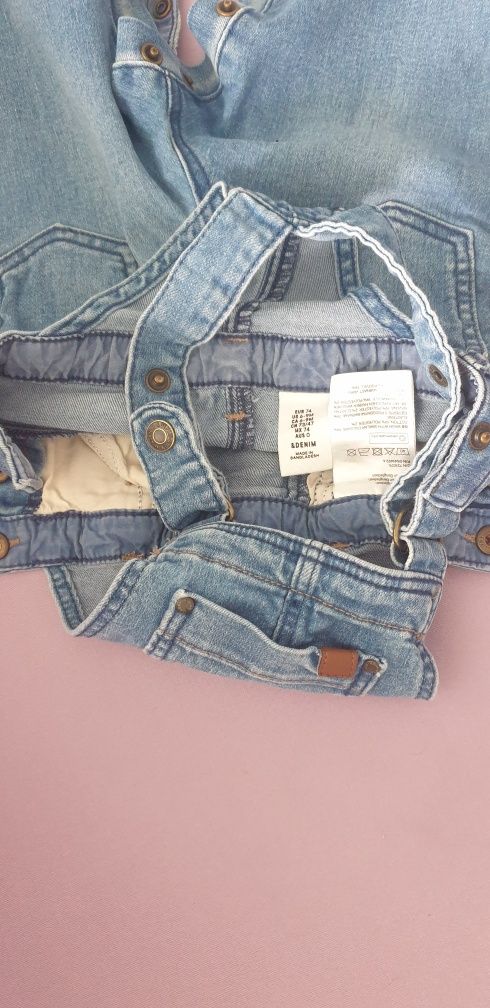 Salopeta de blugi 74 H&M cu capse