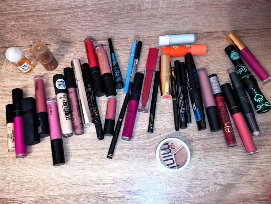 Lot machiaje 33 de produse