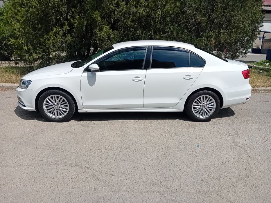 Vând Volkswagen Jetta Km 54500 1.2 Tsi -2015