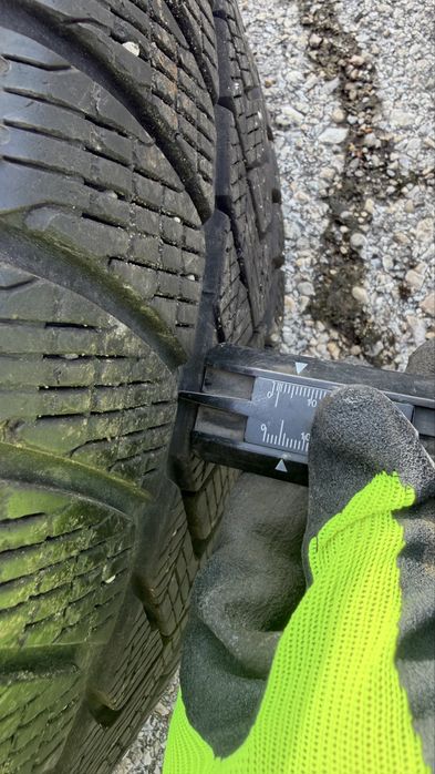 Зимни джанти с гуми R19 Pirelli runflat за BMW F15 E70