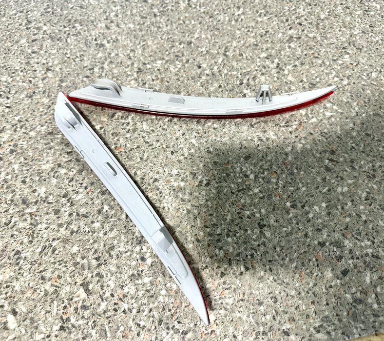 Catadioptru stanga bara spate Ford Mondeo 5