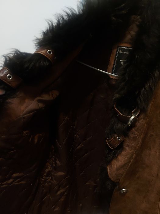 Vând geaca piele naturala