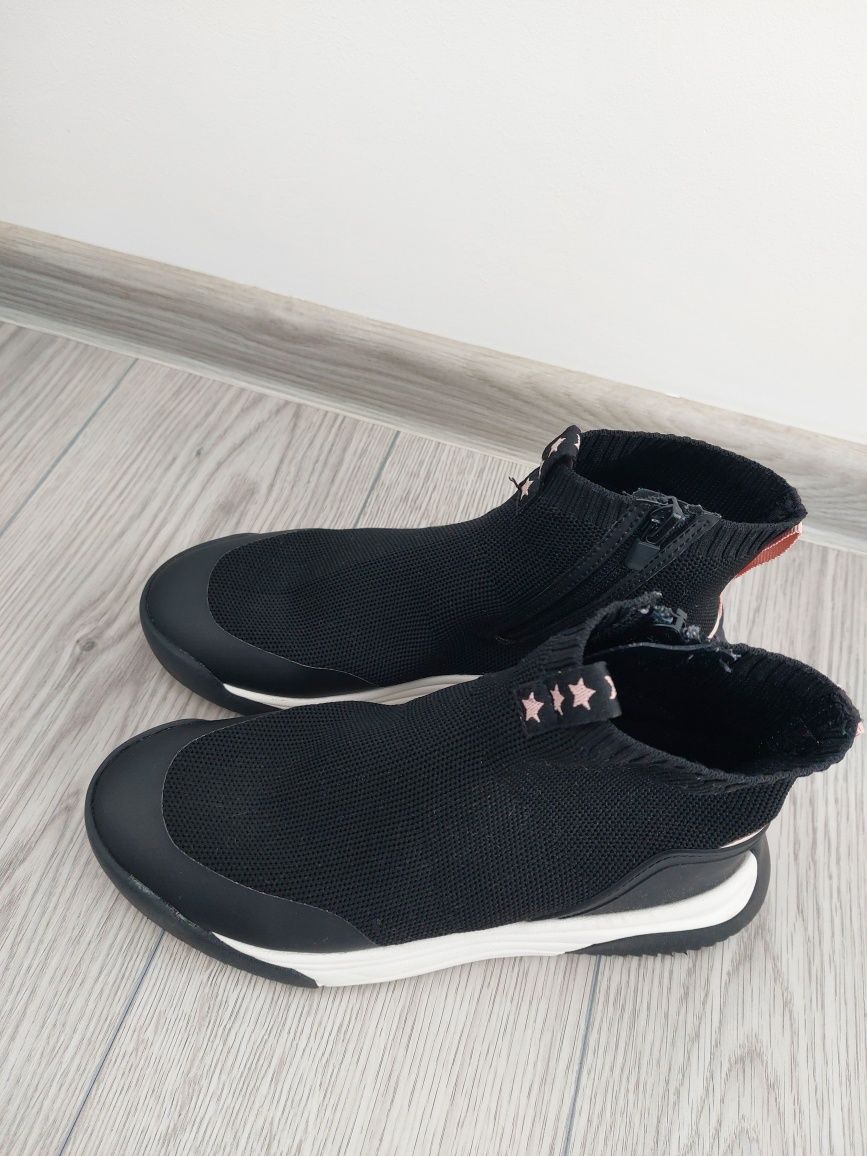 Ghete tip ciorap ZARA