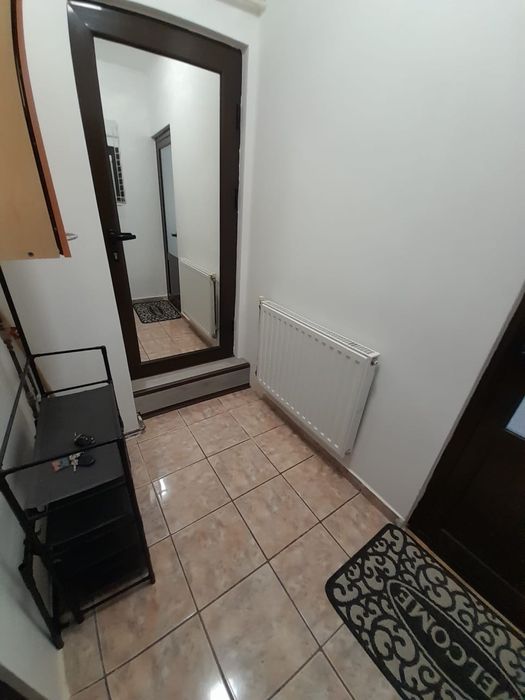 Vând Garsonieră În Codlea Etaj 1.