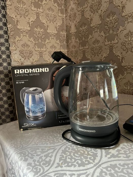Электрочайник REDMOND RK-G185 Crystal Series (Стеклянный)