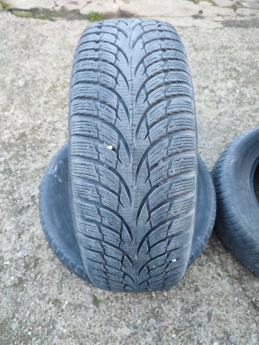 2 бр. 205/70/15 зимни гуми Nokian