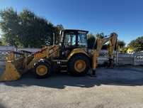 Inchiriem Buldoexcavator si Camioane 8x4