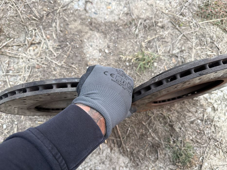 Дискове с накладки брембо  от bmw e46 330ci