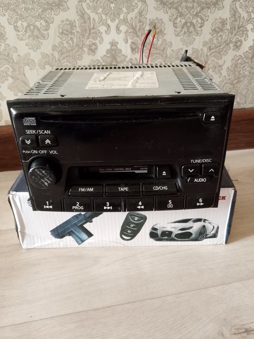 Продам штатный магнитофон