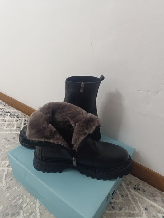 Продам зимние ботинки