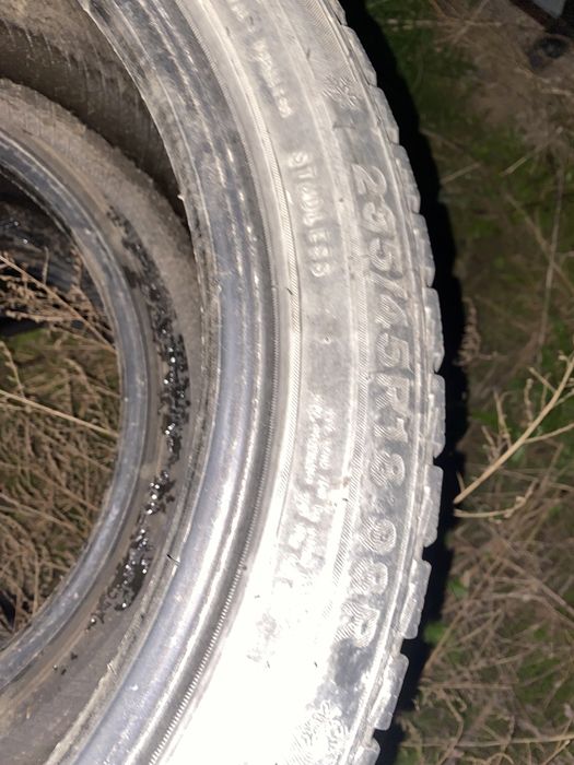 Продам шины 235/45/18