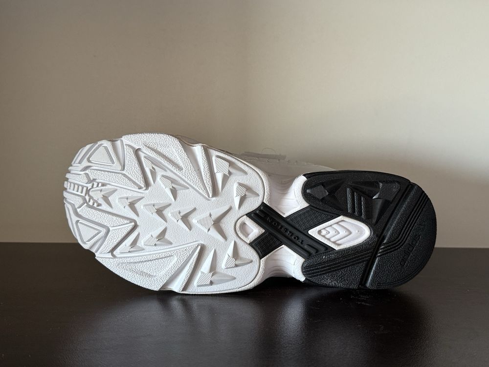 Adidas Falcon 39номер 24см Стелка Нови с Кутия
