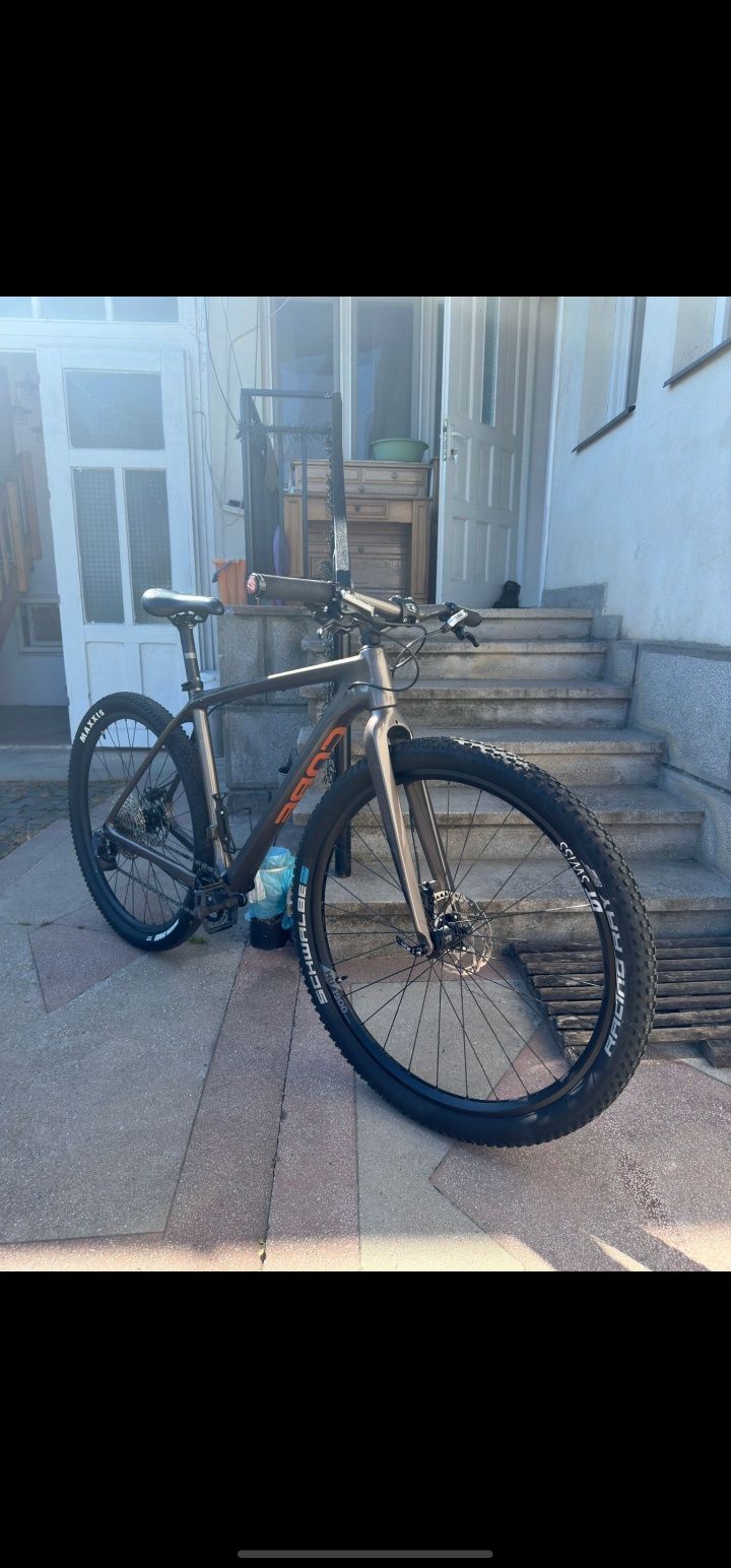 Vând bicicleta Cube gravel full carbon shimano grx mărimea L roti 29