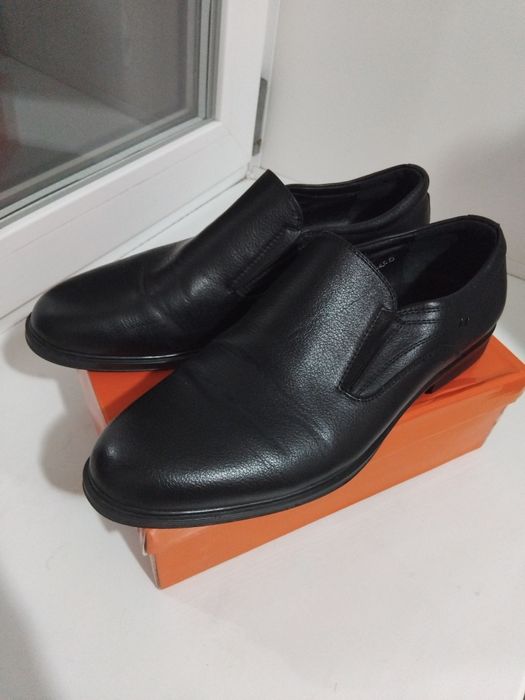 Продам мужской туфли