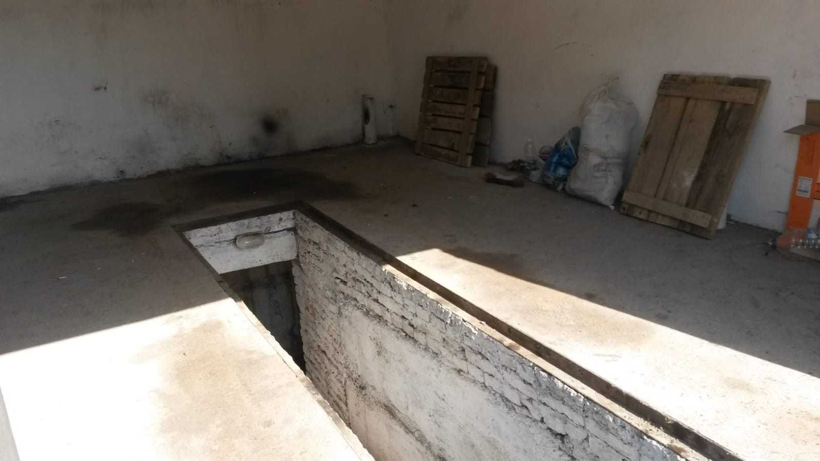 Продается гараж в районе Голубые Пруды, (1-й ряд).