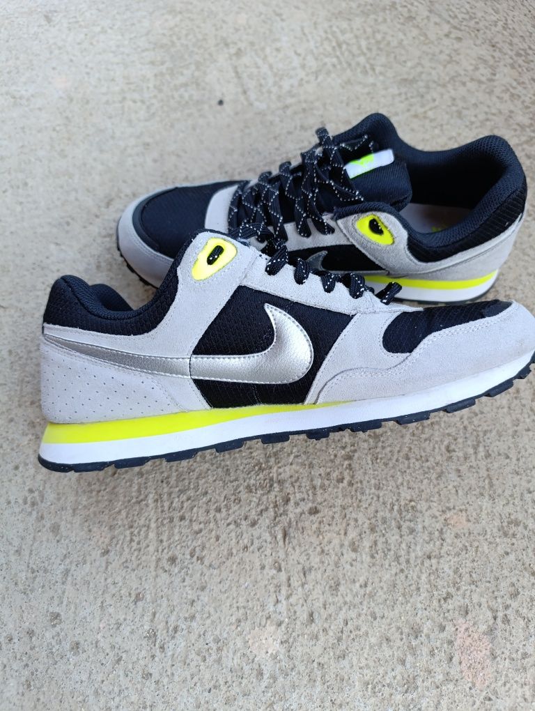 Nike uk 9 28 см.