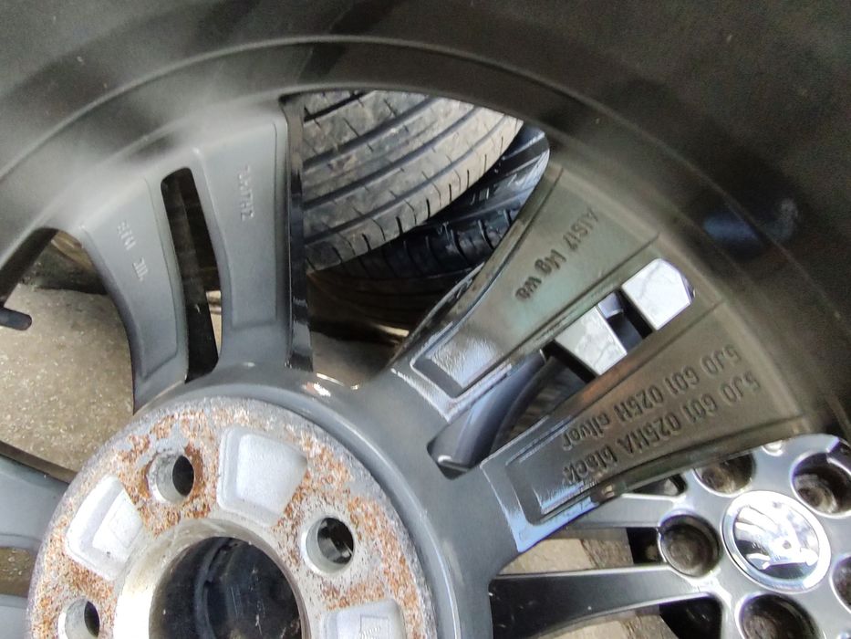 Vând Set Jante Aliaj 5x100 + Cauciucuri 205/50/17 Aproape NOI Fabia