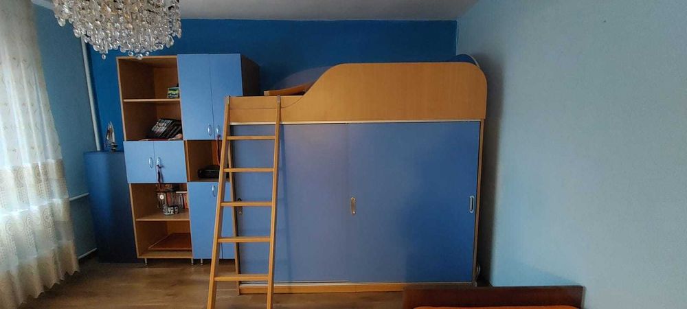 Mobilier dormitor copiii cu pat etajat