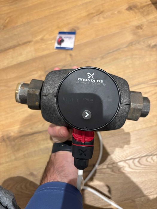 Pompa Grundfos Alpha2L 25-40 180