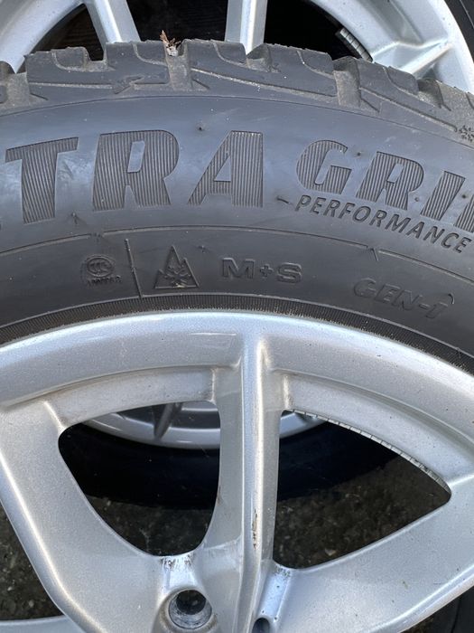 Jante originale BMW cu cauciuri de iarna GoodYear 205/60R16