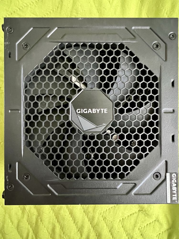 ГАРАНЦИЯ ДО 2028г. Захранване Gigabyte 850W, 80+ GOLD Модулярно