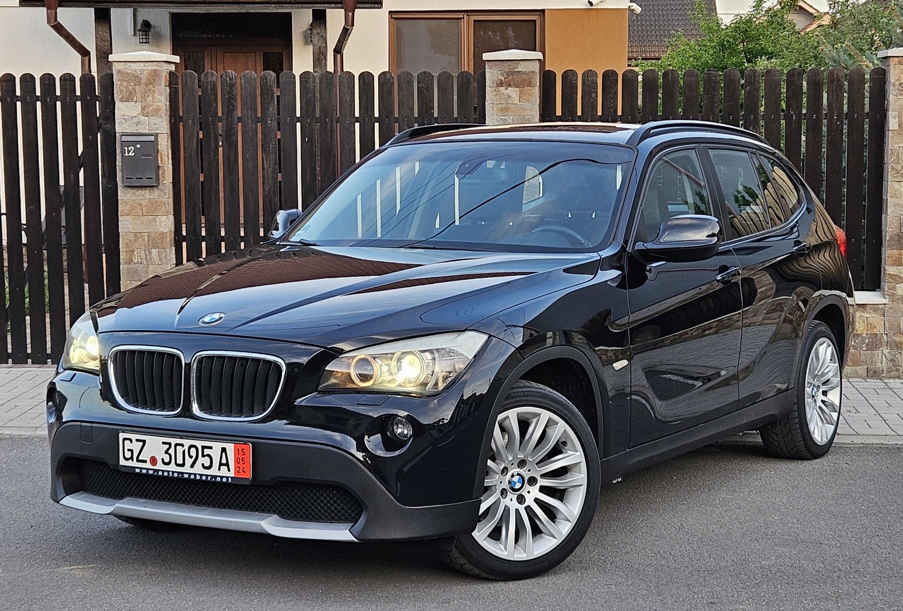 Bmw x1, Panorama-trapa, Navigație, Xenon