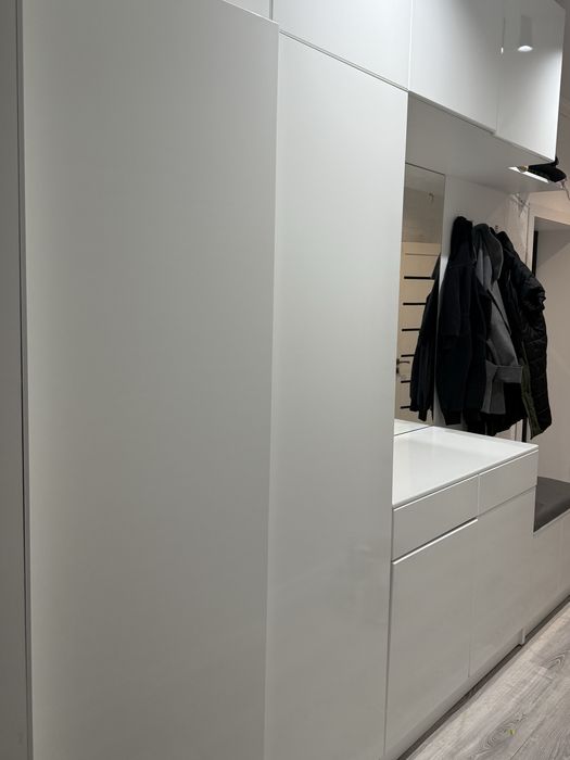 Шкаф в прихожую в отличном состоянии