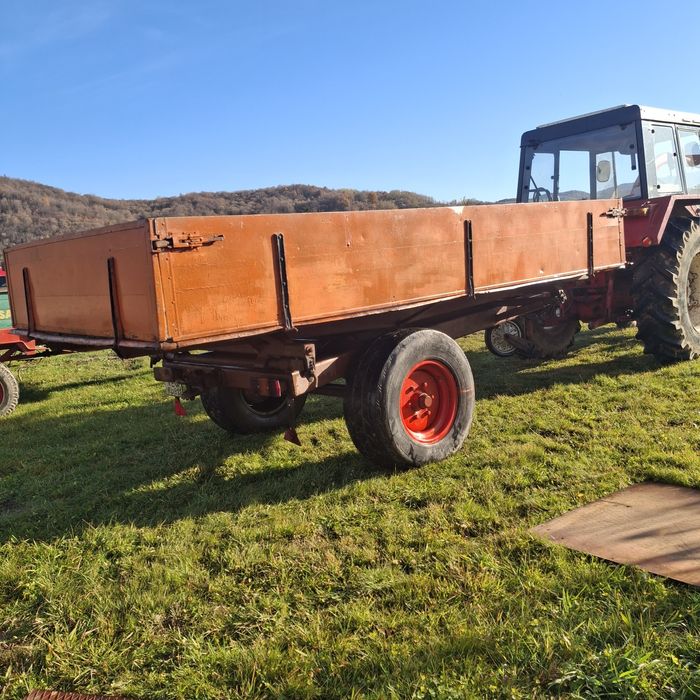 Remorcă basculabilă