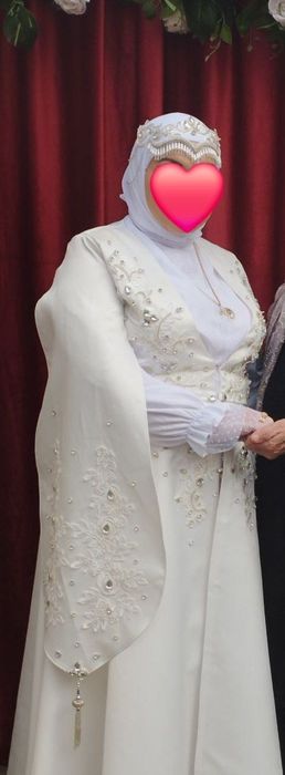 To'y yoki kelin salom uchun ko'ylak sotaman. 54-56 razmerga keladi