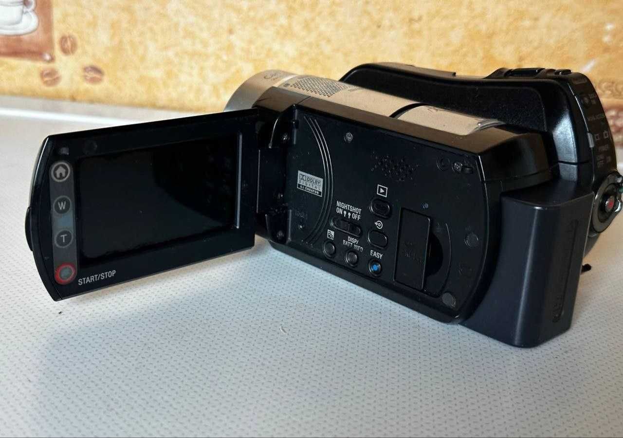 Видеокамера Sony HDR-SR10E комплект сотилади.Японияда ишлаб чикарилган