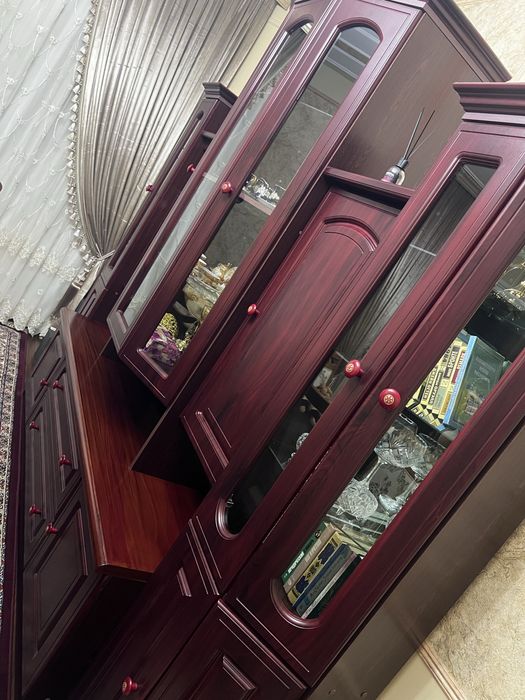 Шкаф для посуды Сервант в идеальном состоянии