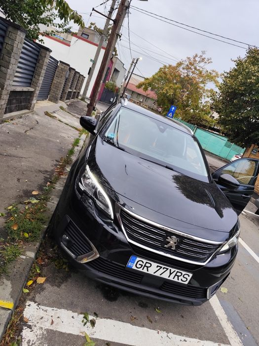 Vând Peugeot 5008 2019