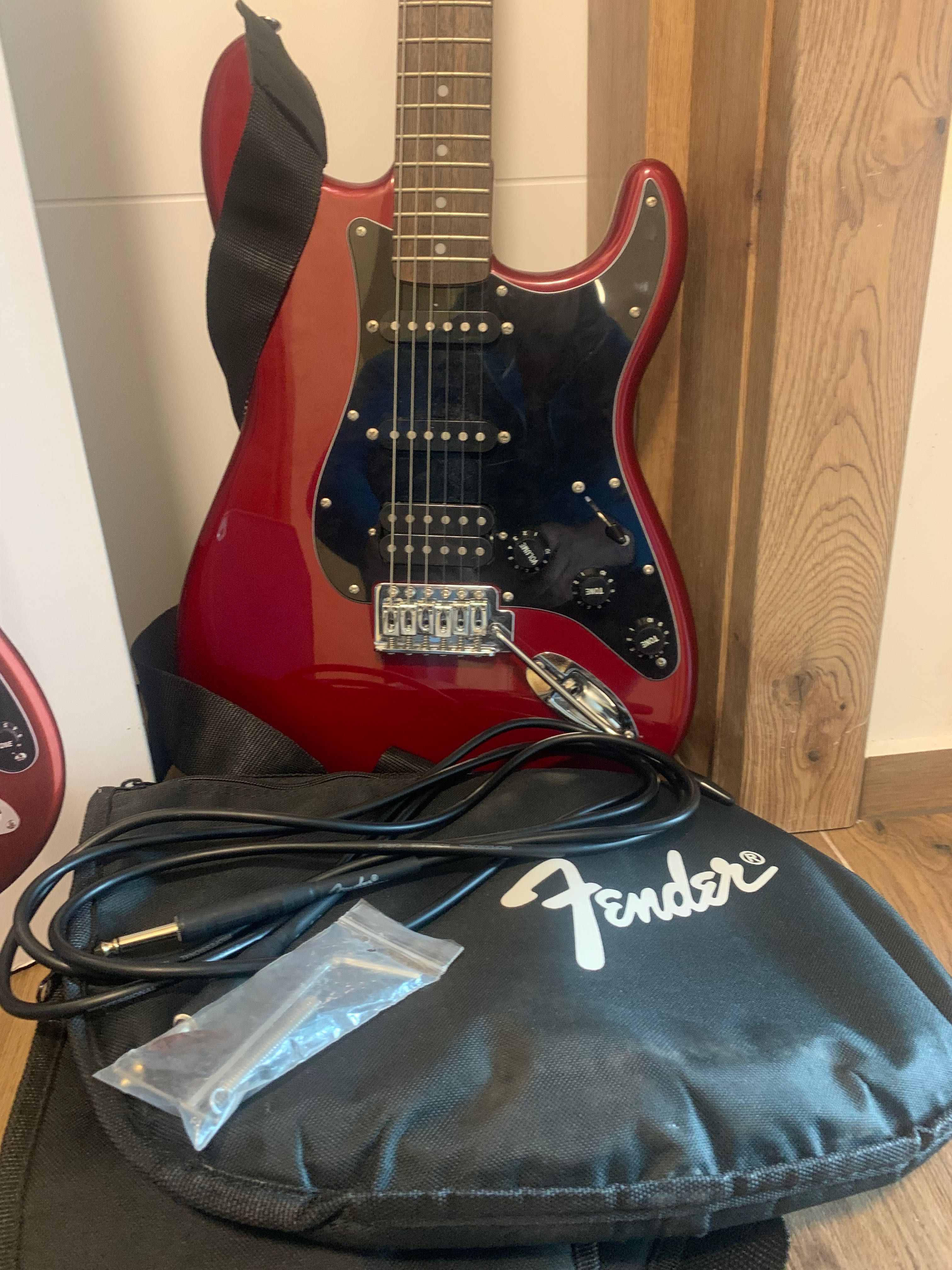 Fender Squier Stratocaster+ Fender Frontman 15 G