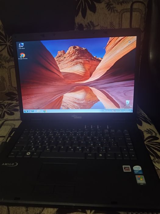 Vind laptop Fujitsu Siemens ,Intel duo/1,86Ghz,3 GB RAM DDR2 ,hard 120