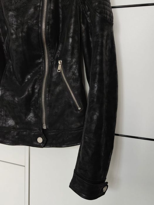 Geaca de dama marca Guess