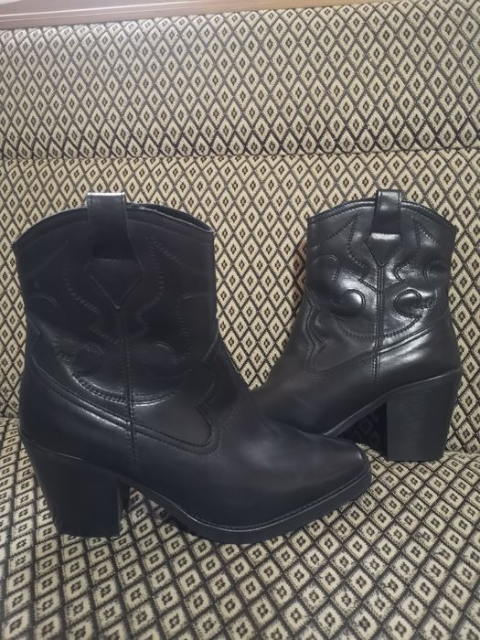 Botine ciocate din piele, marimea 36