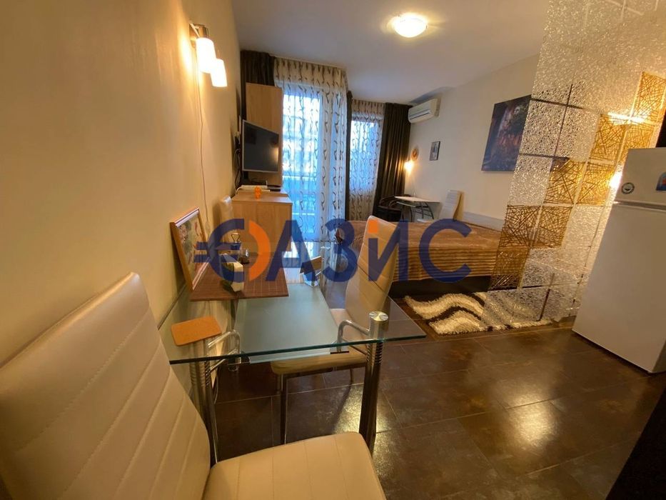 Продава се Едностаен апартамент в Несебър - 40 кв.м за 1413 €/кв.м - Снимка #2