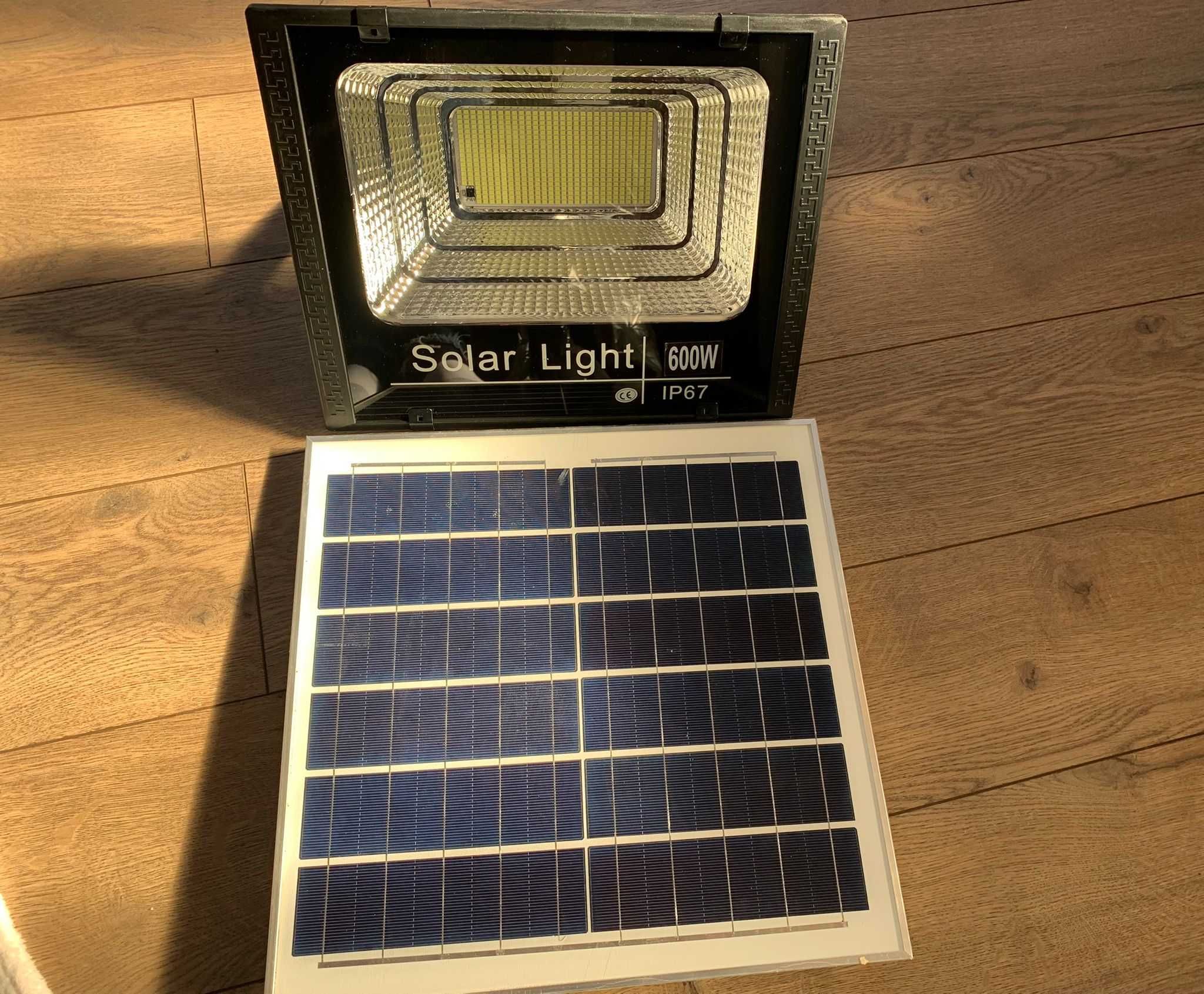 Lampa solara + Panou cu proiector Solar