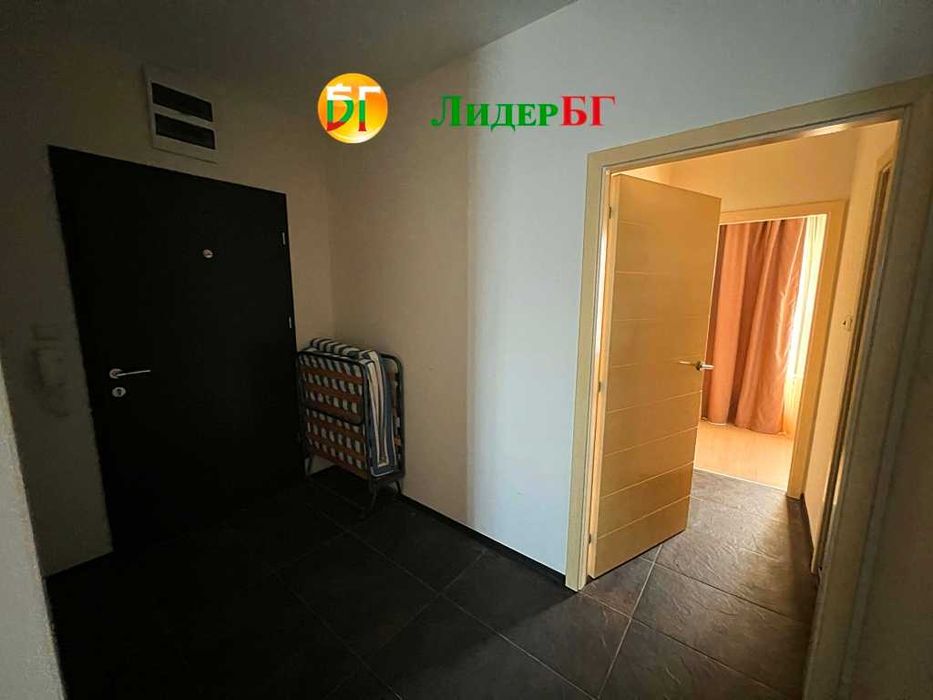 Двустаен апартамент с фронтална гледка морето на първа линия