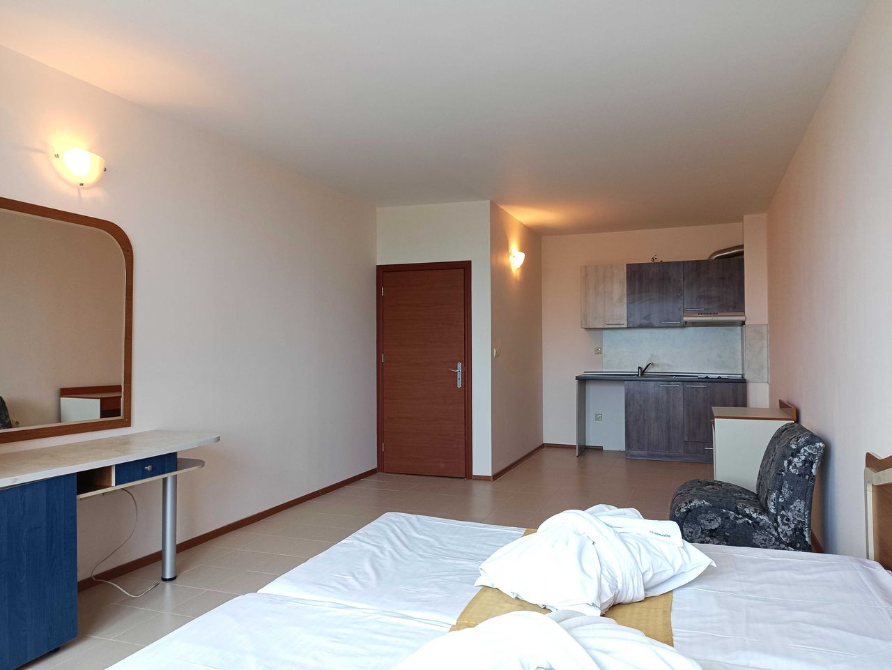 Продава се Двустаен апартамент в Несебър - 90 кв.м за 976 €/кв.м - Снимка #1