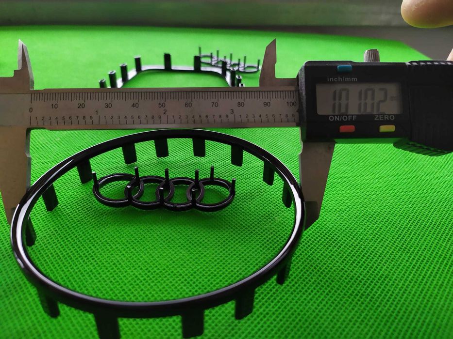 Емблема лайсна рамка волан Ауди Airbag Air bag Audi черен гланц A4 SQ