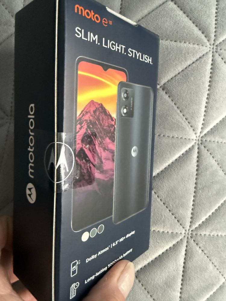Vand telefon nou sigilat