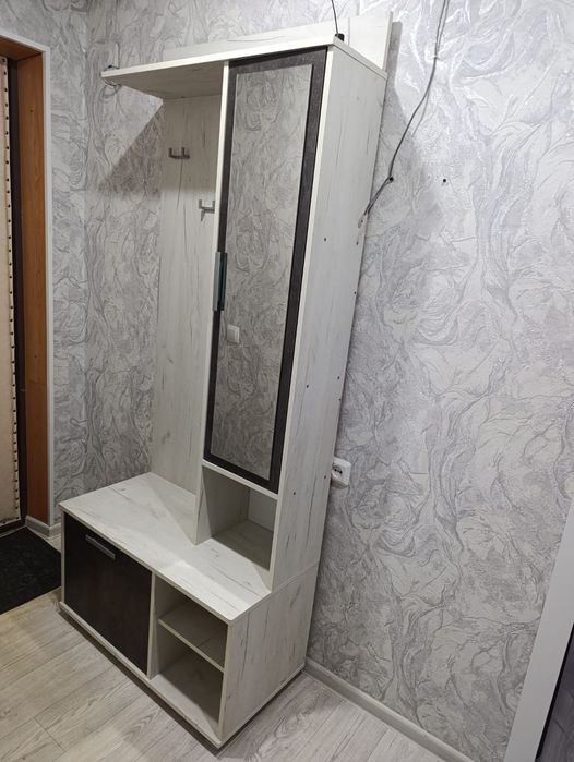 Продам прихожую и шкаф