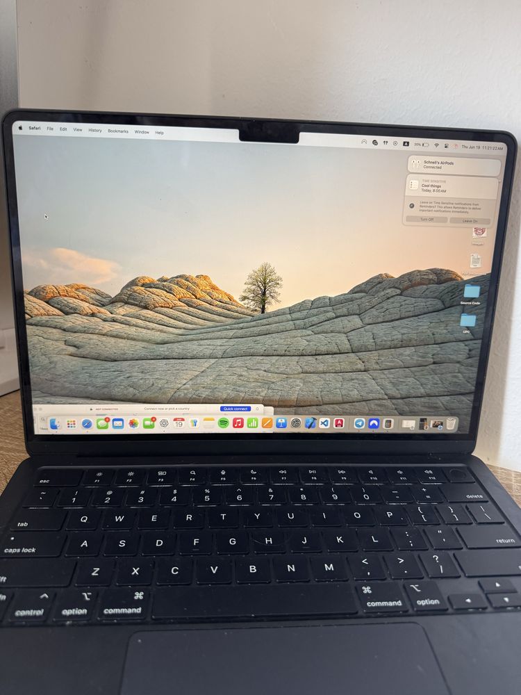 Macbook air M2 8gb ram
