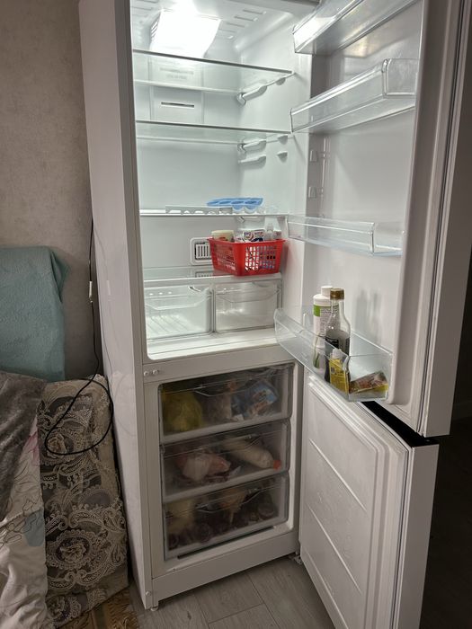 продам холодильник INDESIT  в хорошем состоянии