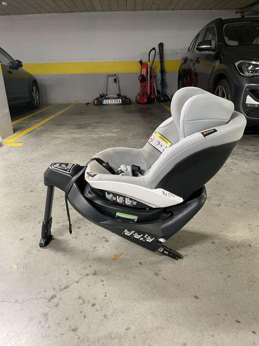 Scaun auto pentru copii BeSafe iZi Turn i-Size